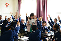 美女草穴免费视频君谊中学“新初中”